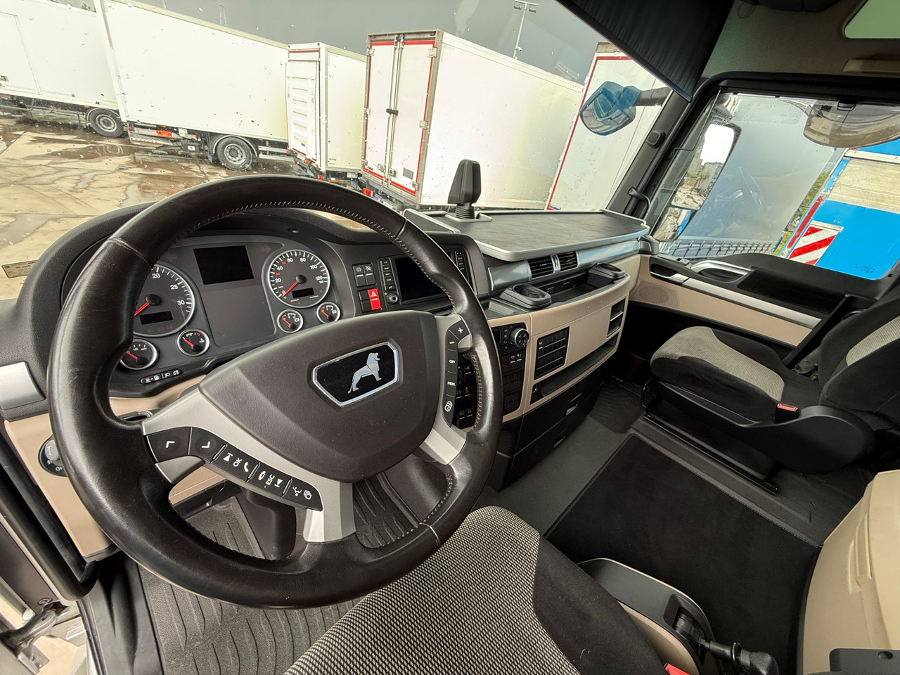 MAN 18.430 LL TGX E6 (Tauliner) - Camião de lona: foto 5 MAN 18.430 LL TGX E6 (Tauliner) - Camião de lona: foto 5