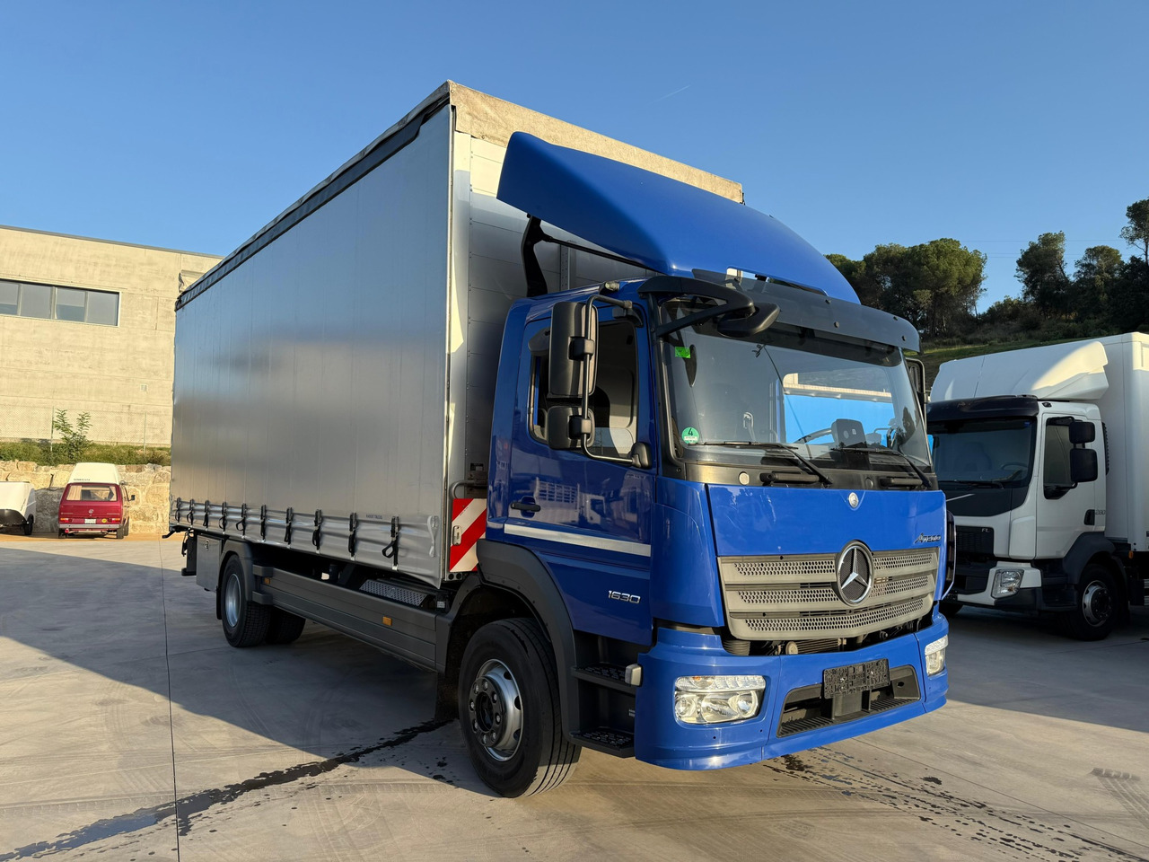 MERCEDES BENZ 16.30L Atego E6 (Tauliner) - Camião de lona: foto 2 MERCEDES BENZ 16.30L Atego E6 (Tauliner) - Camião de lona: foto 2