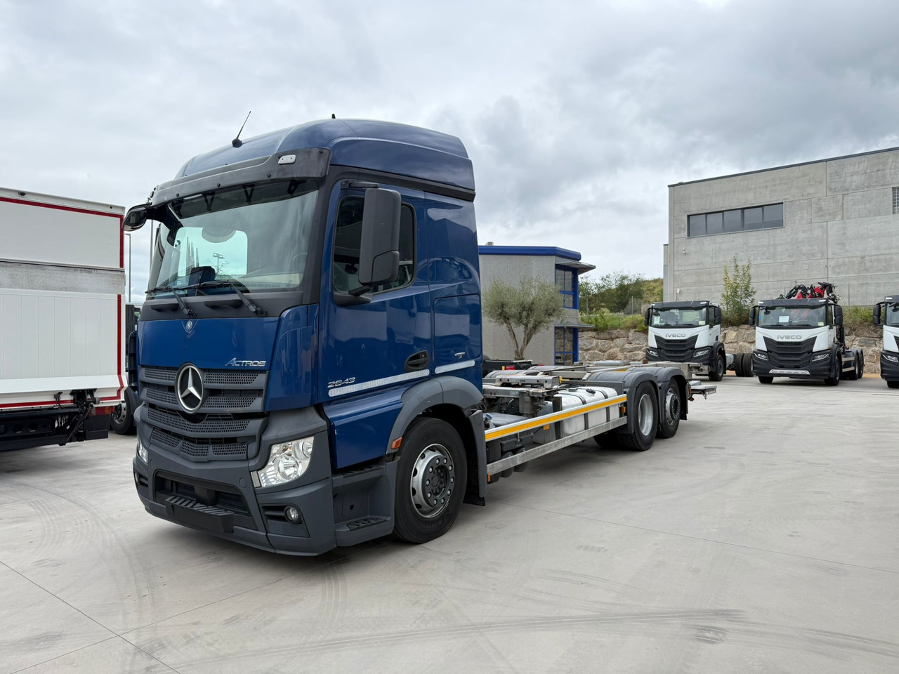 MERCEDES BENZ 25.43L Actros E6 (Chassis) - Camião chassi: foto 1 MERCEDES BENZ 25.43L Actros E6 (Chassis) - Camião chassi: foto 1