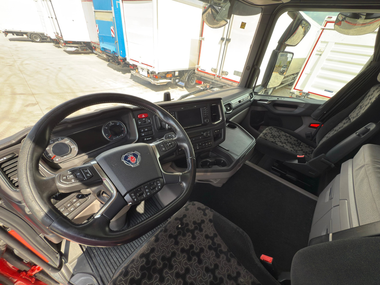 SCANIA R450 E6 (Tauliner) - Camião de lona: foto 5 SCANIA R450 E6 (Tauliner) - Camião de lona: foto 5