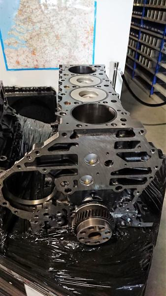 Isuzu - Motor por Máquina de construção: foto 1 Isuzu - Motor por Máquina de construção: foto 1