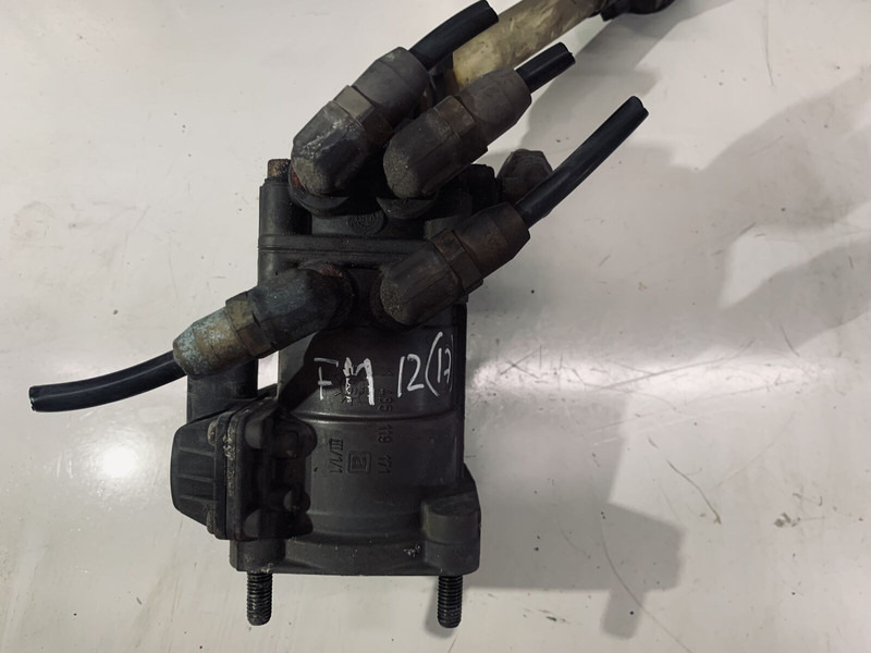 KNORR-BREMSE FM 12 - Válvula: foto 1 KNORR-BREMSE FM 12 - Válvula: foto 1