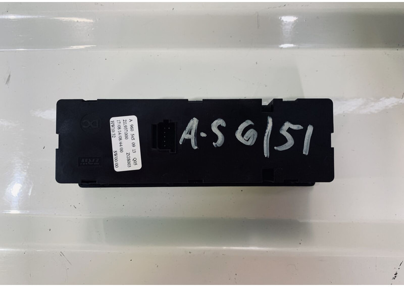 Mercedes-Benz ACTROS - Painel de instrumentos: foto 2 Mercedes-Benz ACTROS - Painel de instrumentos: foto 2