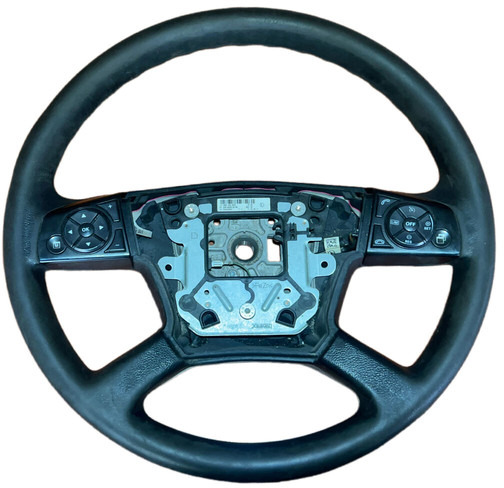 Mercedes-Benz - Volante de direção: foto 3 Mercedes-Benz - Volante de direção: foto 3