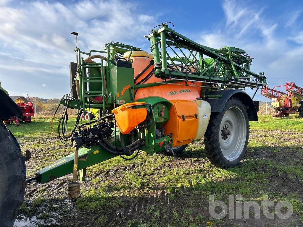 Amazone UX 4200 - Pulverizador agricola: foto 1 Amazone UX 4200 - Pulverizador agricola: foto 1