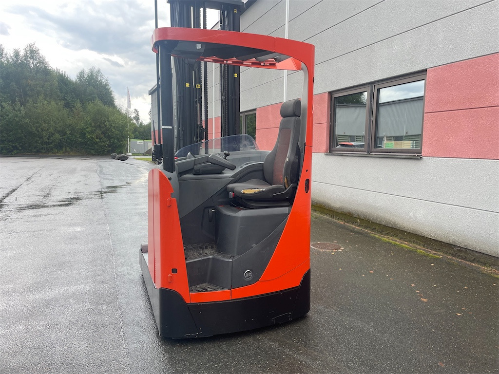 BT RRE200E - Empilhador retráctil: foto 3 BT RRE200E - Empilhador retráctil: foto 3