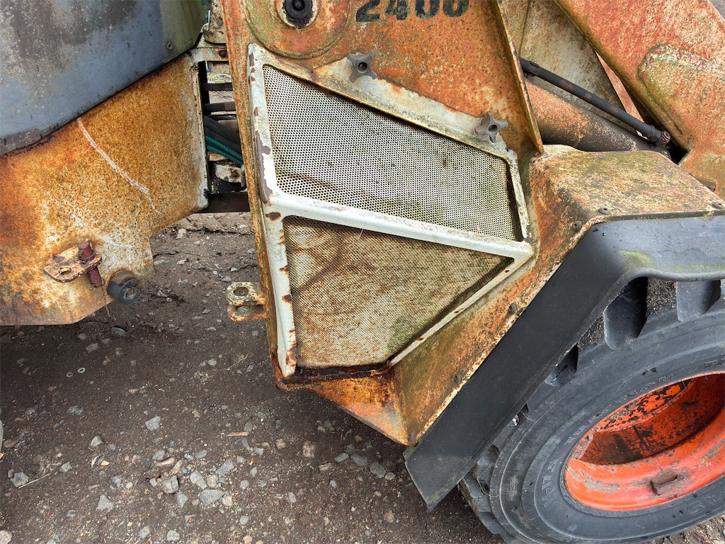 Pá carregadora de rodas Bobcat 2400: foto 28