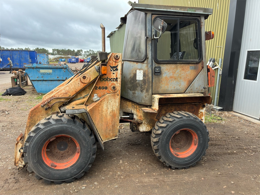 Pá carregadora de rodas Bobcat 2400: foto 8