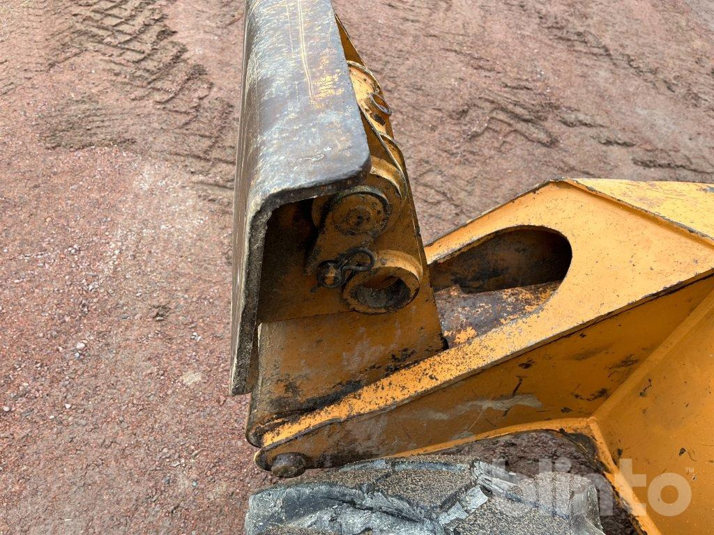 Escavadeira de rodas Case WX165: foto 17