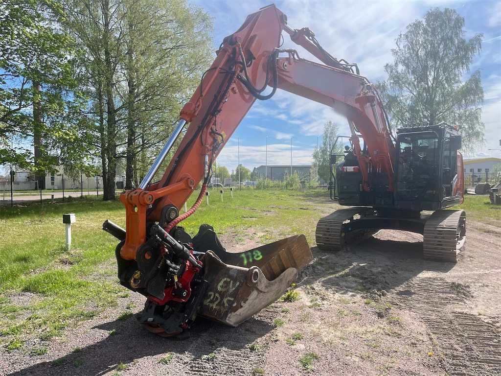 Hitachi ZX225USLC-7 - Escavadora de rastos: foto 3 Hitachi ZX225USLC-7 - Escavadora de rastos: foto 3