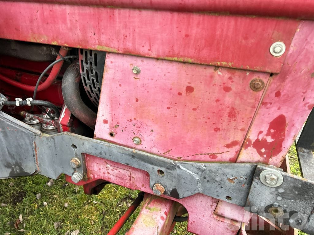 Trator INTERNATIONAL 685 XL: foto 25