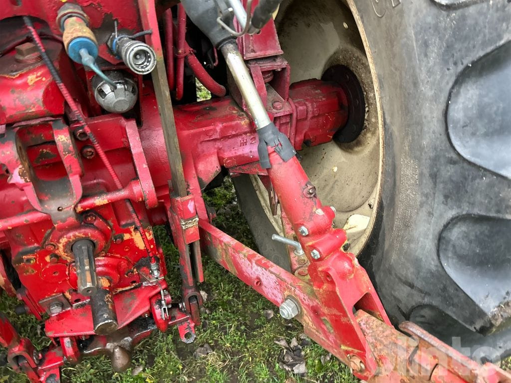 Trator INTERNATIONAL 685 XL: foto 43