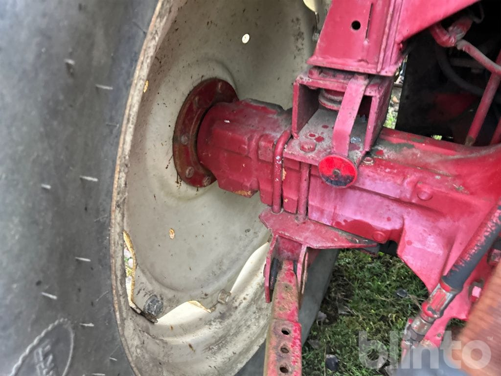 Trator INTERNATIONAL 685 XL: foto 45