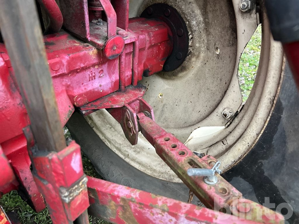 Trator INTERNATIONAL 685 XL: foto 44