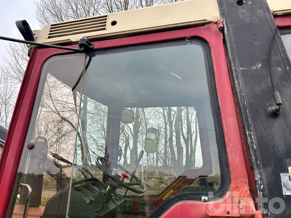 Trator INTERNATIONAL 685 XL: foto 50