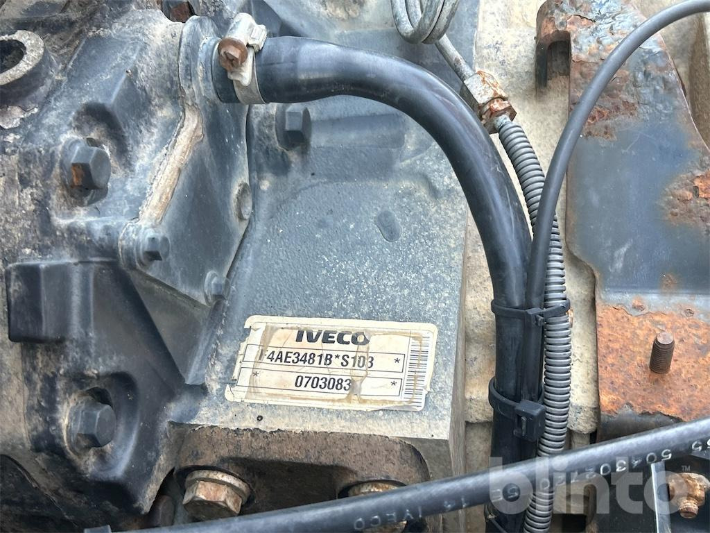 Camião basculante Iveco M812 (2010): foto 35