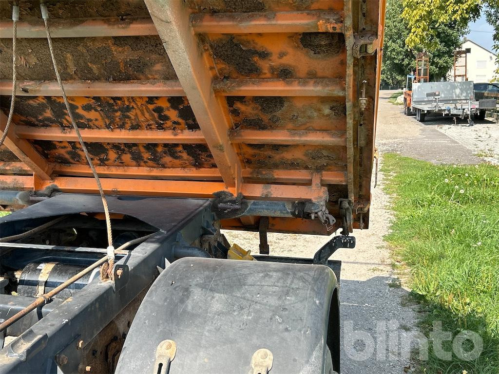 Camião basculante Iveco M812 (2010): foto 32