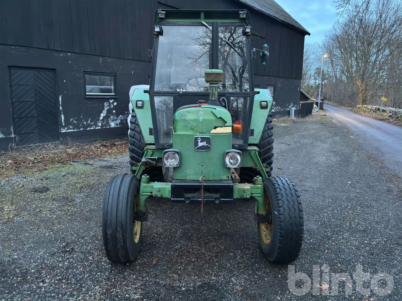 JOHN DEERE 2130 - Trator: foto 2 JOHN DEERE 2130 - Trator: foto 2