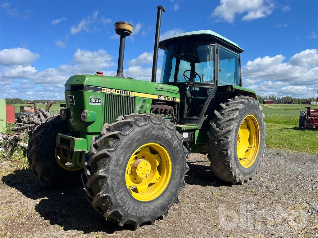 JOHN DEERE 3640 MFWD - Trator: foto 1 JOHN DEERE 3640 MFWD - Trator: foto 1