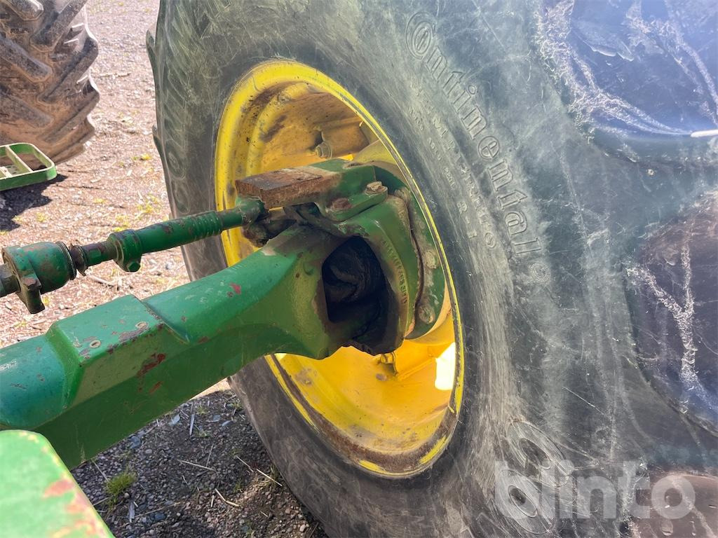 Trator JOHN DEERE 3640 MFWD: foto 20
