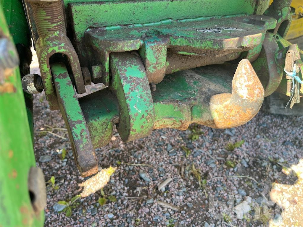 Trator JOHN DEERE 3640 MFWD: foto 41
