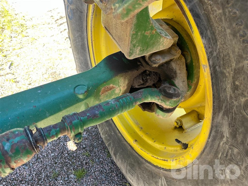 Trator JOHN DEERE 3640 MFWD: foto 27