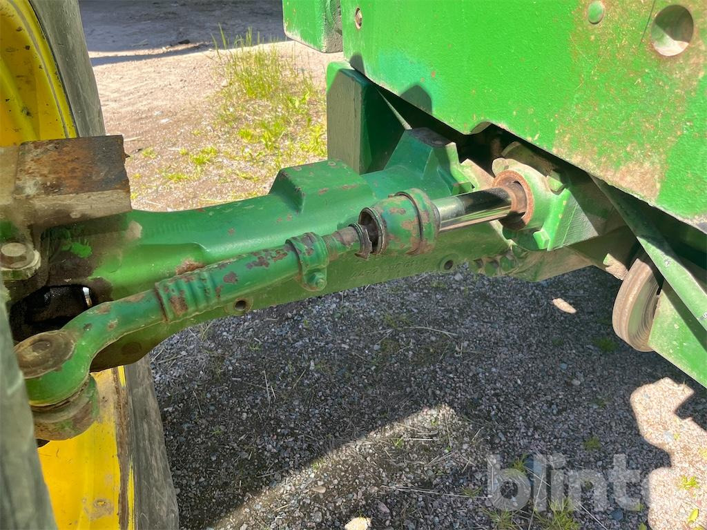 Trator JOHN DEERE 3640 MFWD: foto 16