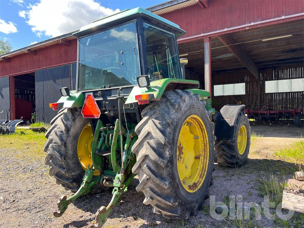 Trator JOHN DEERE 3640 MFWD: foto 6