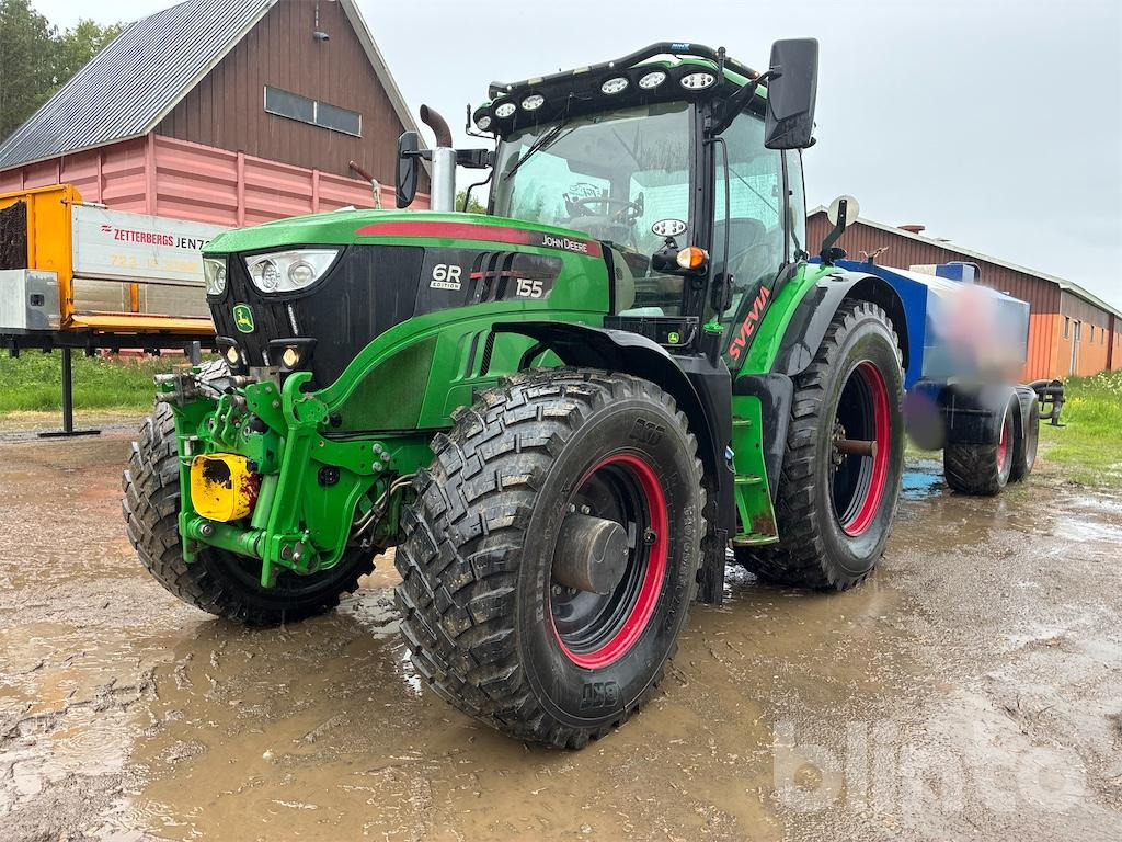 JOHN DEERE - Trator: foto 1 JOHN DEERE - Trator: foto 1