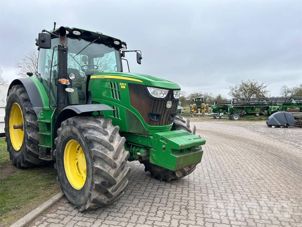 John Deere 6210 R (2013) - Trator: foto 2 John Deere 6210 R (2013) - Trator: foto 2
