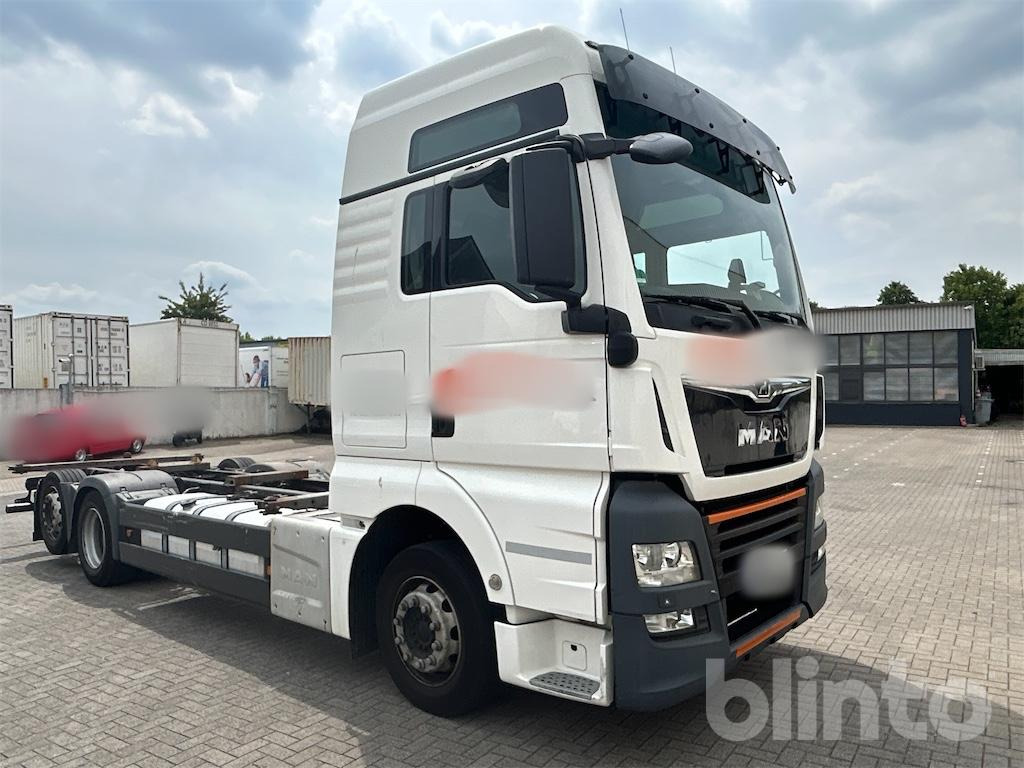 MAN TGX 26.400 6X2-4 LL - Camião transportador de contêineres/ Caixa móvel: foto 2 MAN TGX 26.400 6X2-4 LL - Camião transportador de contêineres/ Caixa móvel: foto 2