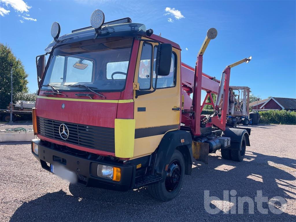 MERCEDES BENZ 814 - Plataforma de Tijera/ Plataforma de tesoura: foto 2 MERCEDES BENZ 814 - Plataforma de Tijera/ Plataforma de tesoura: foto 2