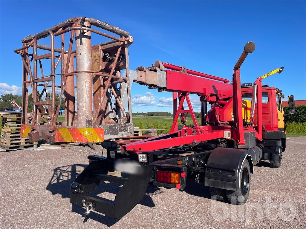 MERCEDES BENZ 814 - Plataforma de Tijera/ Plataforma de tesoura: foto 4 MERCEDES BENZ 814 - Plataforma de Tijera/ Plataforma de tesoura: foto 4