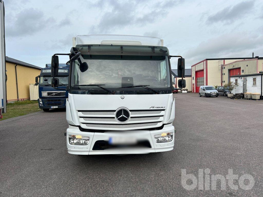 MERCEDES-BENZ Atego - Camião frigorífico: foto 2 MERCEDES-BENZ Atego - Camião frigorífico: foto 2