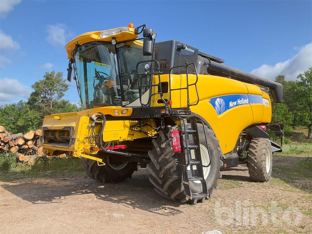 New Holland CX8060 - Ceifeira debulhadora: foto 3 New Holland CX8060 - Ceifeira debulhadora: foto 3