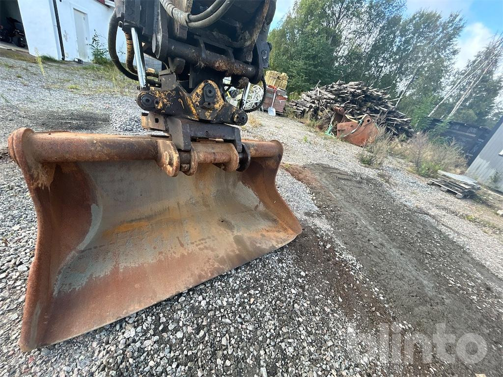 Escavadora de rastos New Holland E215: foto 50