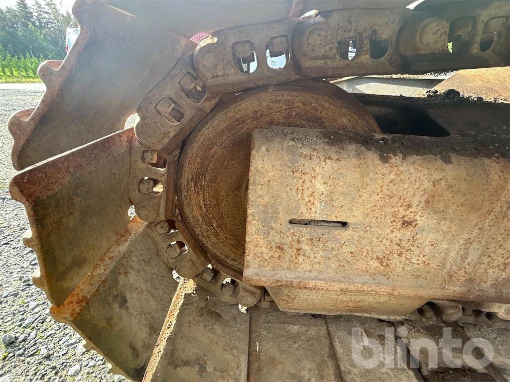 Escavadora de rastos New Holland E215: foto 11