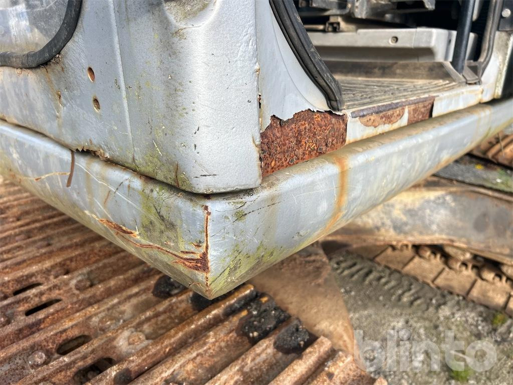 Escavadora de rastos New Holland E215: foto 20