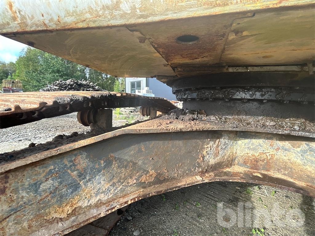 Escavadora de rastos New Holland E215: foto 17