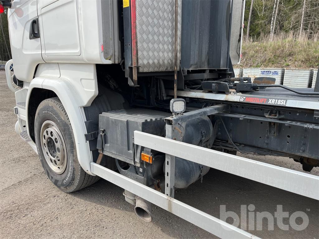 Camião polibenne SCANIA 520: foto 30