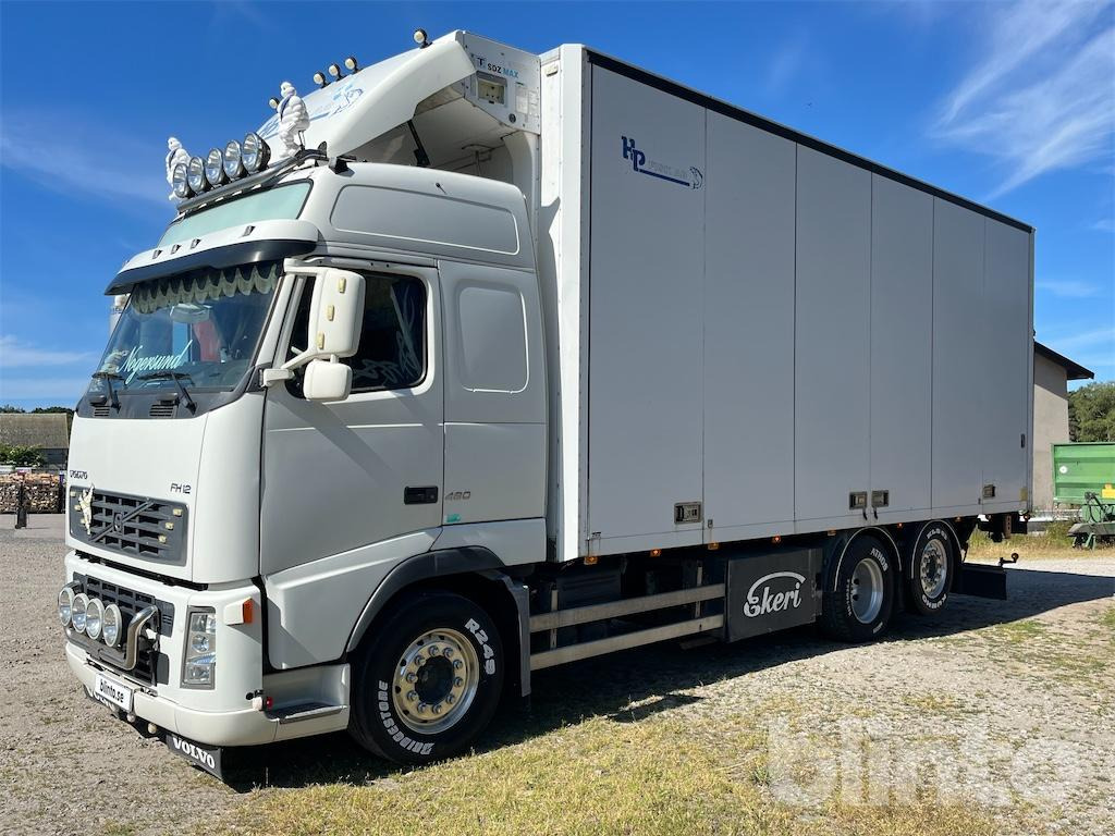 VOLVO FH12 6X2 - Camião frigorífico: foto 1 VOLVO FH12 6X2 - Camião frigorífico: foto 1