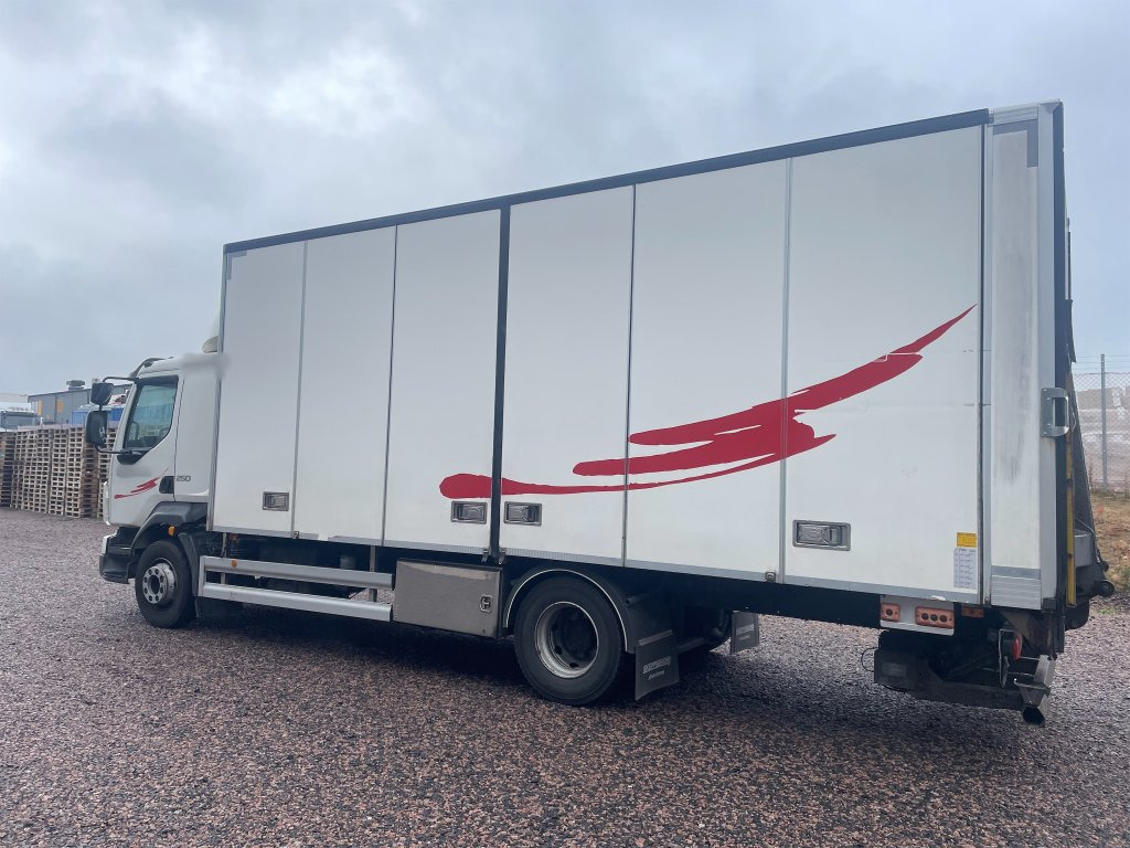 VOLVO FL 4X2 250 - Camião furgão: foto 4 VOLVO FL 4X2 250 - Camião furgão: foto 4