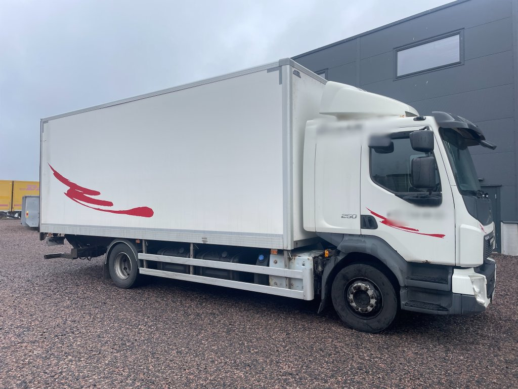 VOLVO FL 4X2 250 - Camião furgão: foto 2 VOLVO FL 4X2 250 - Camião furgão: foto 2