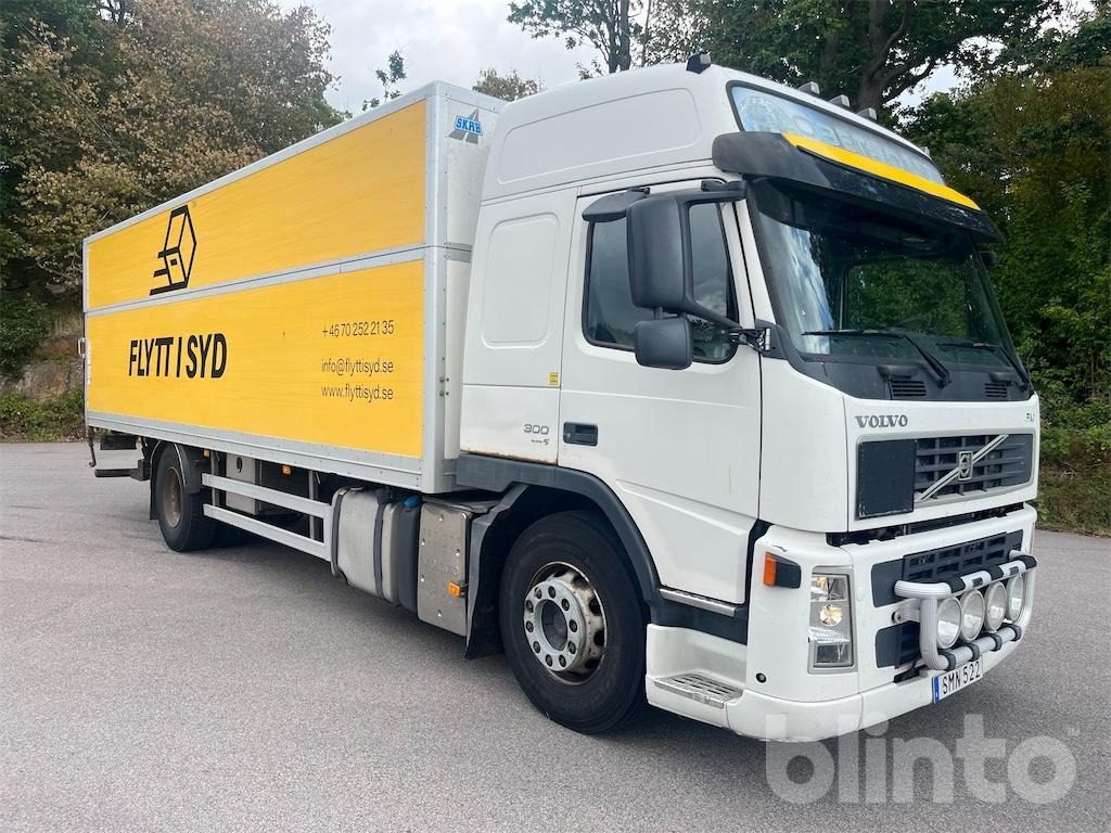 VOLVO FM-300 4X2 - Camião furgão: foto 3 VOLVO FM-300 4X2 - Camião furgão: foto 3