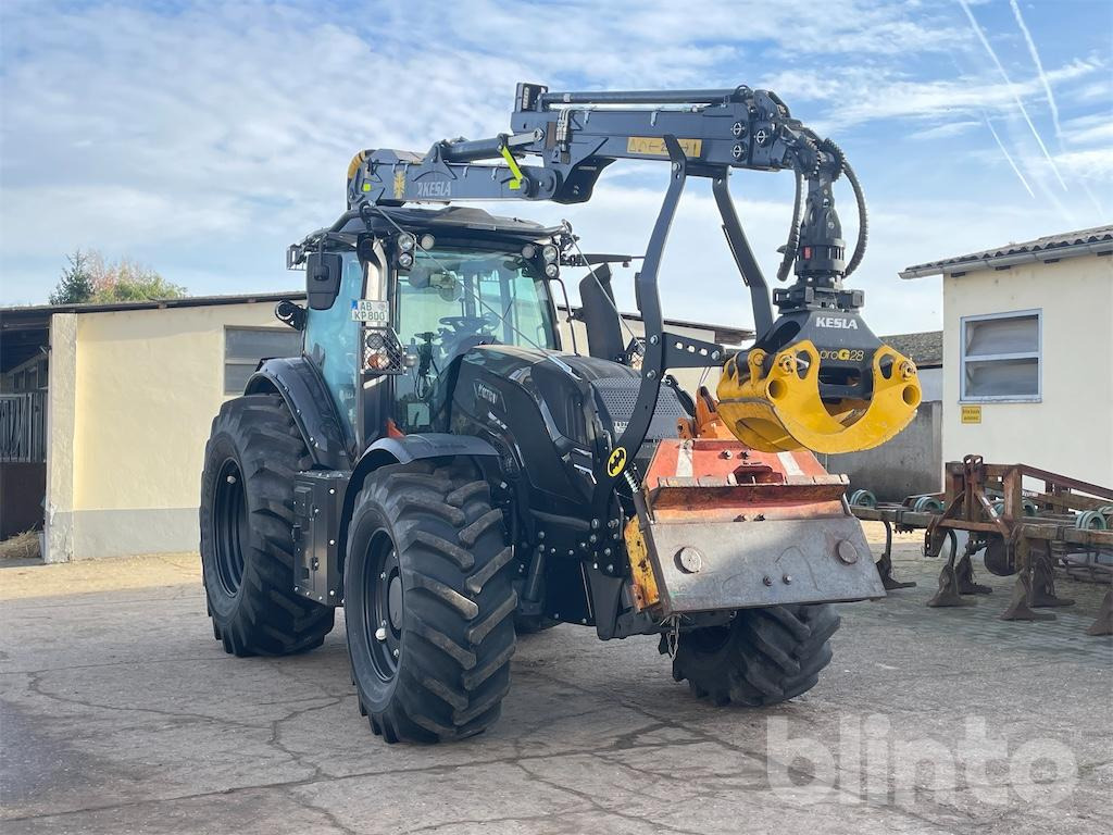 Valtra T175 EV (2023) mit Kesla 326 T Forwarderkran - Trator: foto 2 Valtra T175 EV (2023) mit Kesla 326 T Forwarderkran - Trator: foto 2