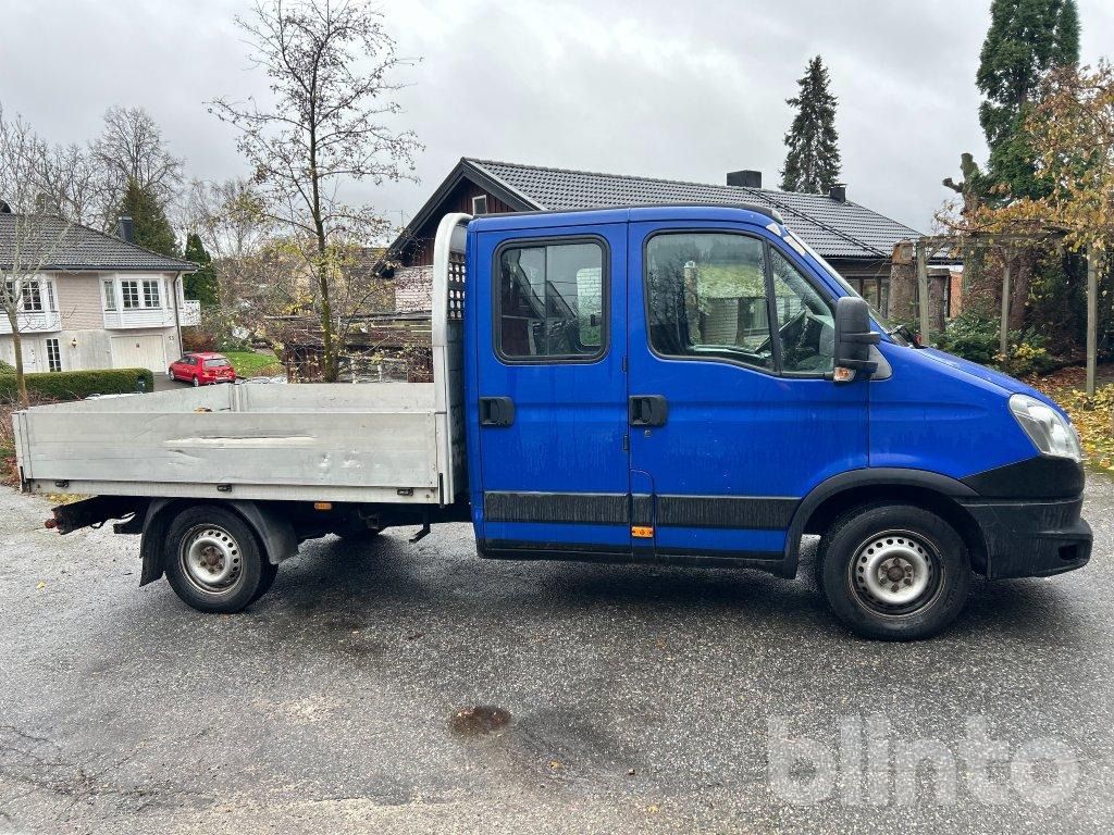 Flakbil / IVECO DAILY 35S13 Dubbelhytt - Veículo comercial: foto 4 Flakbil / IVECO DAILY 35S13 Dubbelhytt - Veículo comercial: foto 4