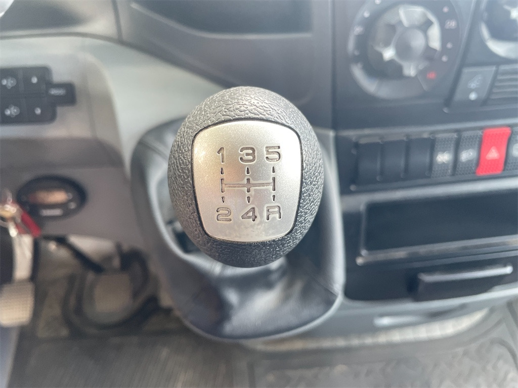 Veículo comercial IVECO DAILY 35S14: foto 13