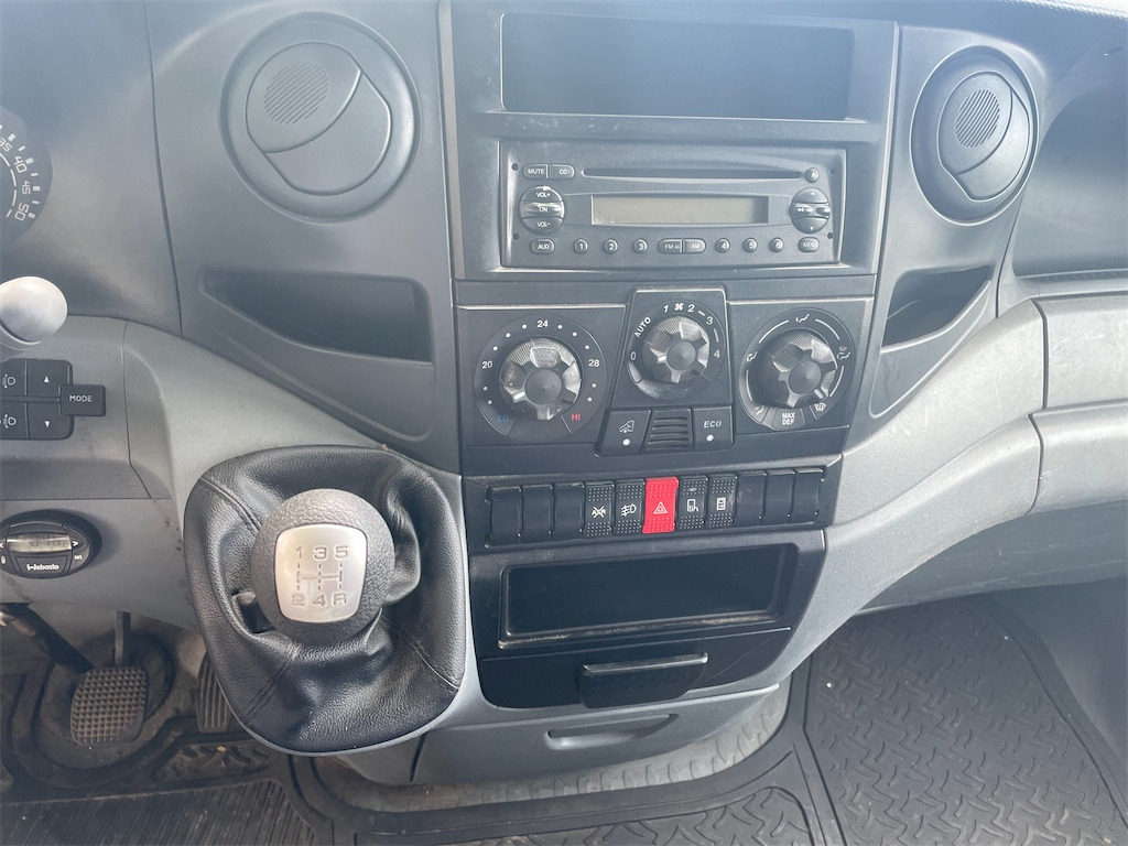 Veículo comercial IVECO DAILY 35S14: foto 8
