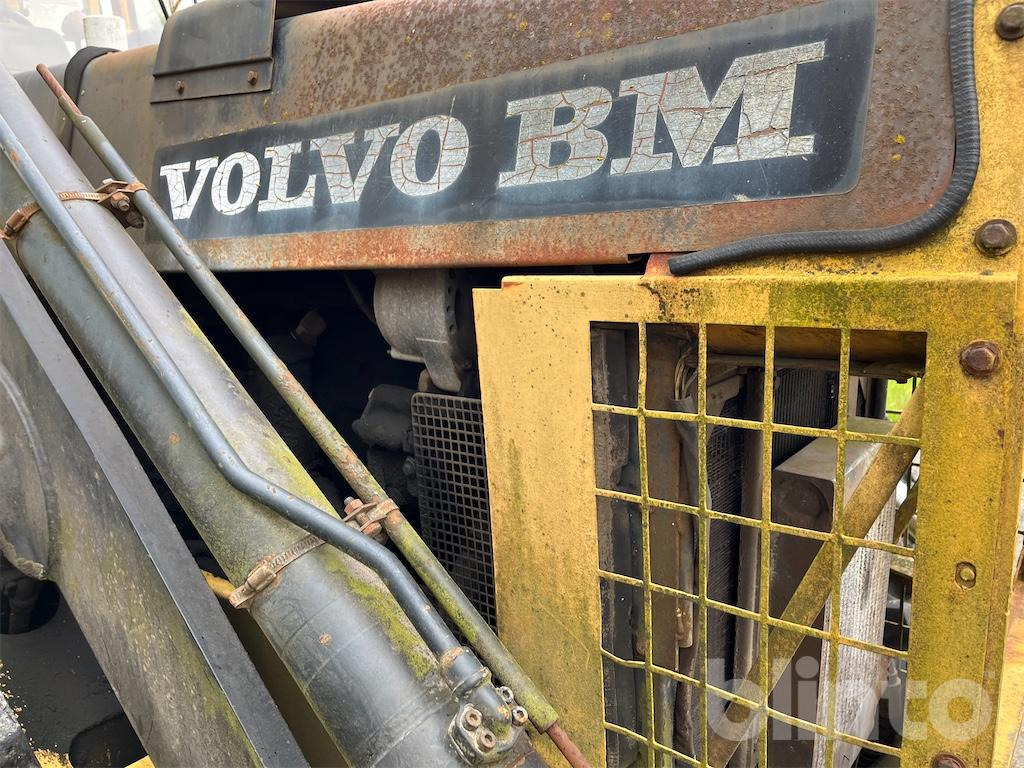 Retroescavadeira Volvo BM 6300 med redskap: foto 37