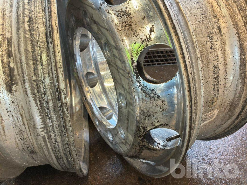 Volvo - Jante por Camião: foto 4 Volvo - Jante por Camião: foto 4